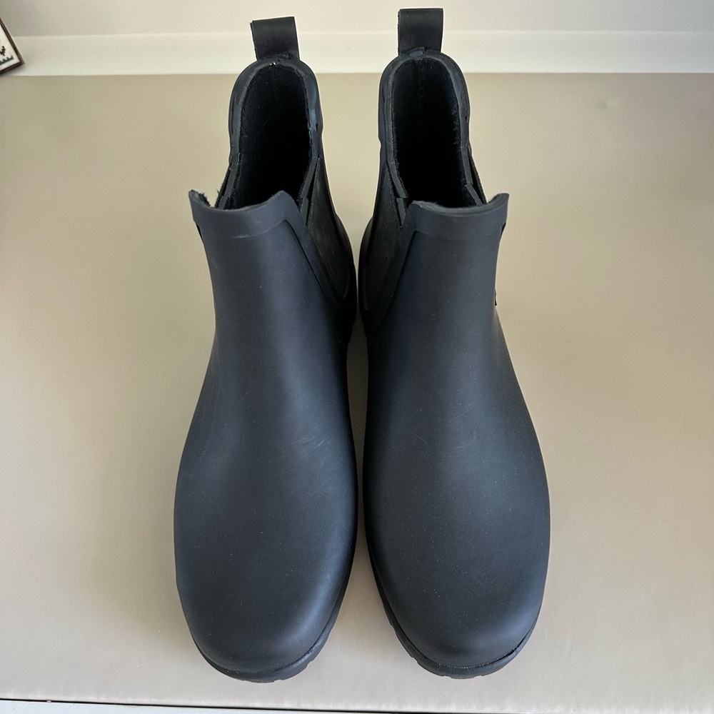 Stuart Weitzman- Reign Booties